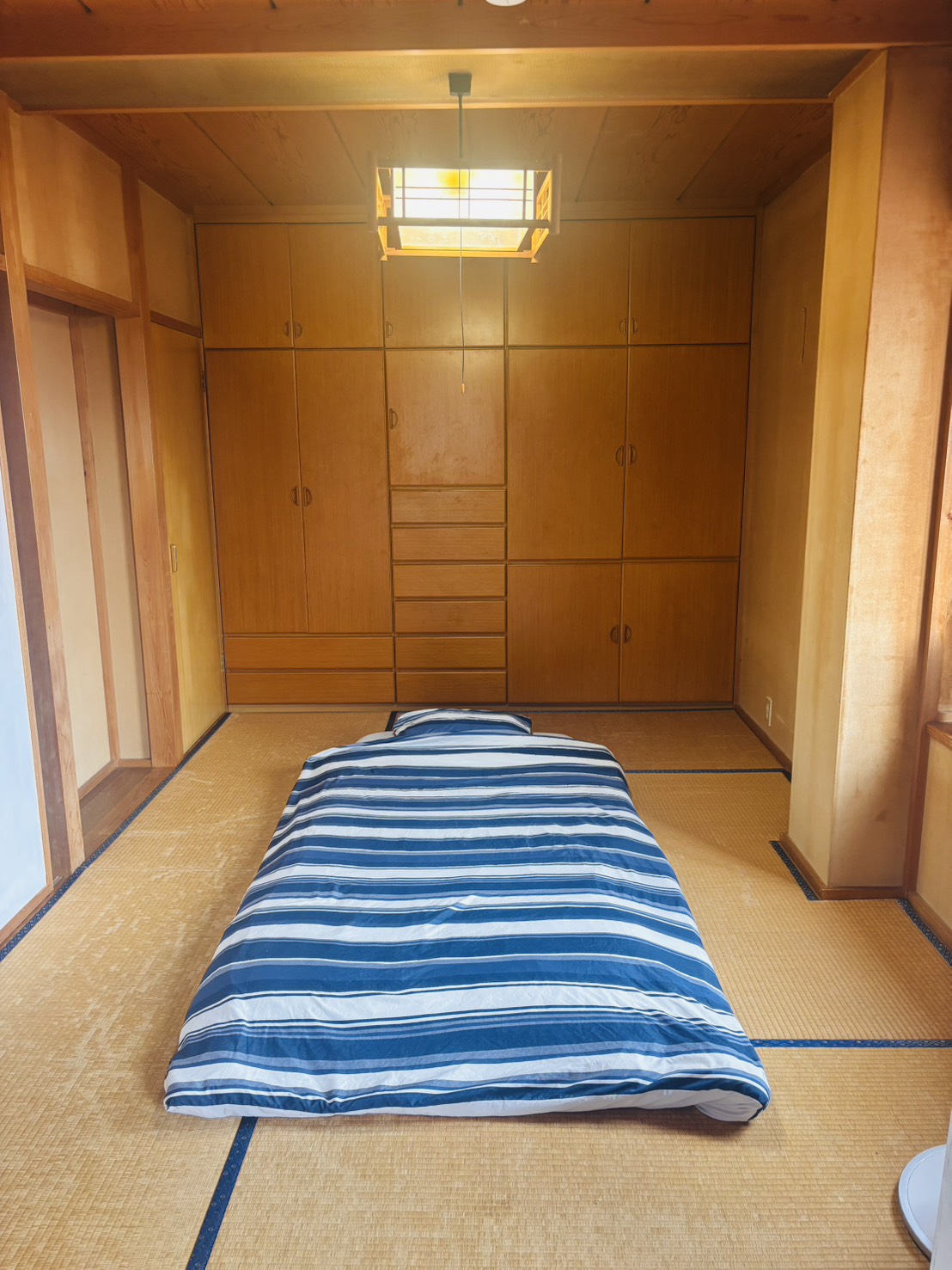 畳のメイン寝室